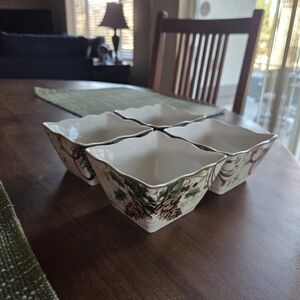 222 Fifth "Holiday Wishes" Square Appetizer Bowls With Scalloped Edges